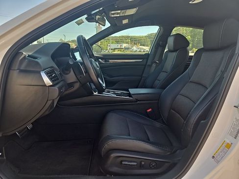 Used 2018 Honda Accord Sport image 15