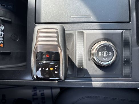 Used 2024 GMC Hummer EV 2X w/ LPO, Illumination Package AWD/4WD image 19