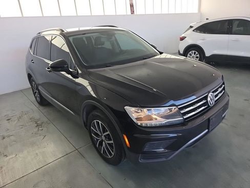 Used 2020 Volkswagen Tiguan SE w/ Panoramic Sunroof Package image 4