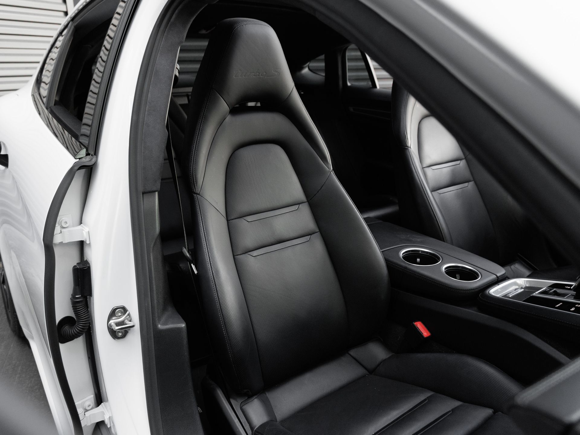 Certified 2018 Porsche Panamera Turbo S AWD/4WD image 34