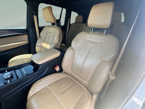 Used 2023 Jeep Grand Cherokee Summit w/ Adv Protech Group IV AWD/4WD image 22