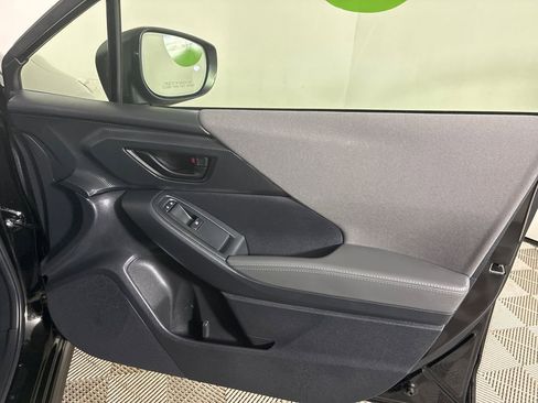 Used 2025 Subaru Crosstrek 2.0i Premium image 30