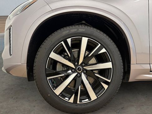 New 2026 Volvo XC90 B5 Core AWD/4WD image 45