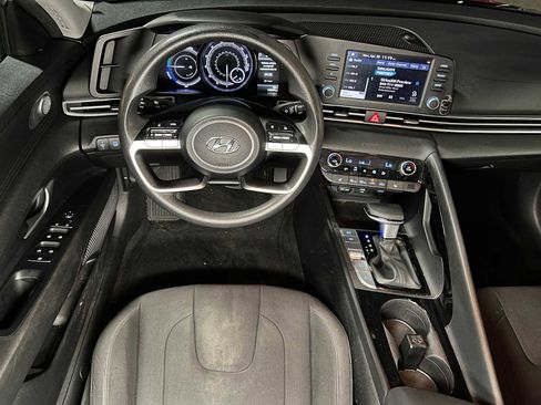 Used 2023 Hyundai Elantra Blue image 39