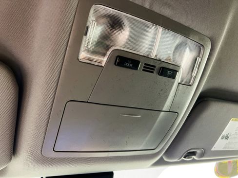 Used 2017 Toyota Highlander Plus image 22