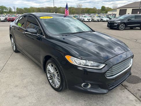 Used 2014 Ford Fusion SE w/ Equipment Group 202A FWD image 3