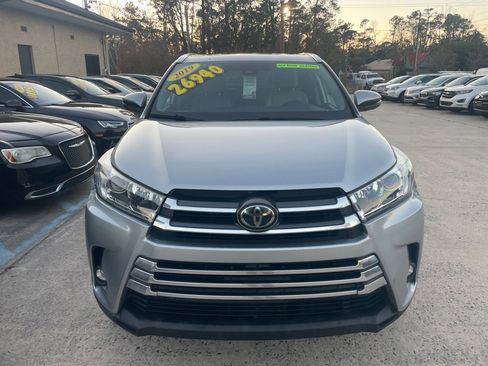 Used 2019 Toyota Highlander Limited image 3