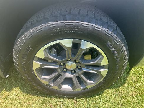 Used 2023 Chevrolet Silverado 1500 High Country w/ Technology Package image 39