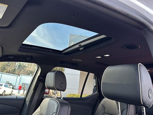 Used 2022 Chevrolet Traverse Premier w/ Redline Edition image 28