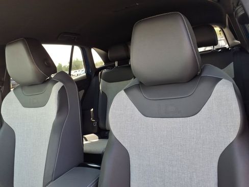 Certified 2025 Volkswagen ID.4 Pro RWD image 20