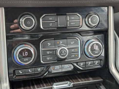 Used 2021 GMC Yukon Denali w/ Denali Premium Package RWD image 29