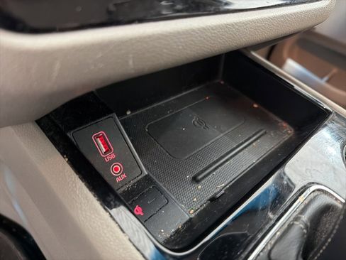 Used 2019 Kia Sedona SX image 12