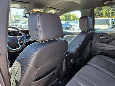 Used 2024 Chevrolet Colorado ZR2 w/ ZR2 Convenience Package III AWD/4WD image 20