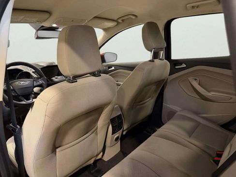 Used 2019 Ford Escape SE FWD image 18
