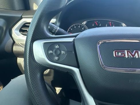 Used 2021 GMC Acadia SLE w/ Driver Convenience Package FWD image 43