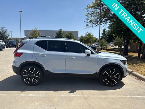Certified 2024 Volvo XC40 B5 Ultimate w/ Protection Package Premier AWD/4WD image 4