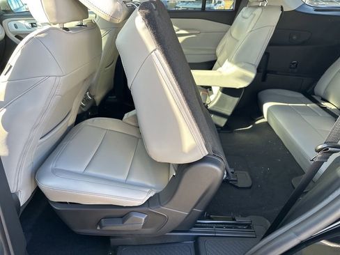 New 2026 Ford Explorer Active w/ Active Comfort Package image 34