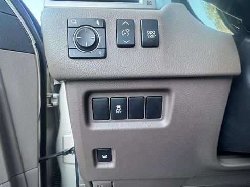 Used 2010 Lexus GX 460 image 22