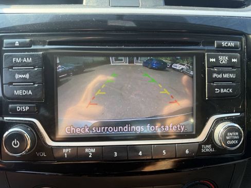 Used 2017 Nissan Sentra SV FWD image 16