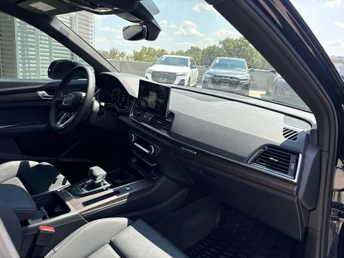 Used 2025 Audi Q5 e Premium Plus w/ Premium Plus Package AWD/4WD image 15