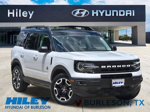 Used 2024 Ford Bronco Sport Outer Banks w/ Tech Package AWD/4WD image 2