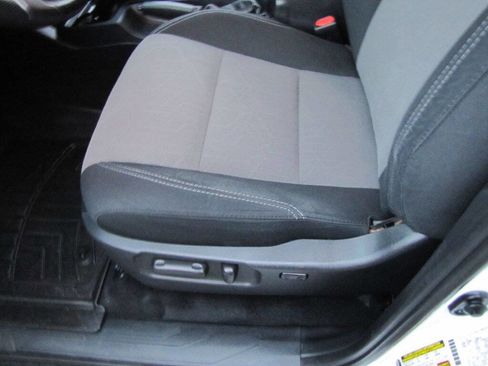 Used 2020 Toyota Tacoma TRD Off-Road w/ Technology Package image 15