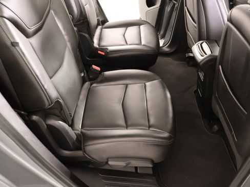 Used 2025 Cadillac XT6 Premium Luxury w/ Technology Package FWD image 15