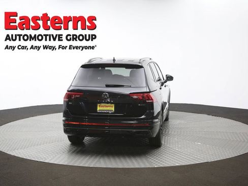 Used 2022 Volkswagen Tiguan SE R-Line image 39