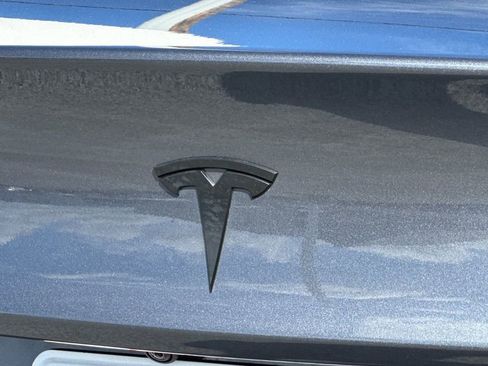 Used 2023 Tesla Model 3 Standard Range image 25