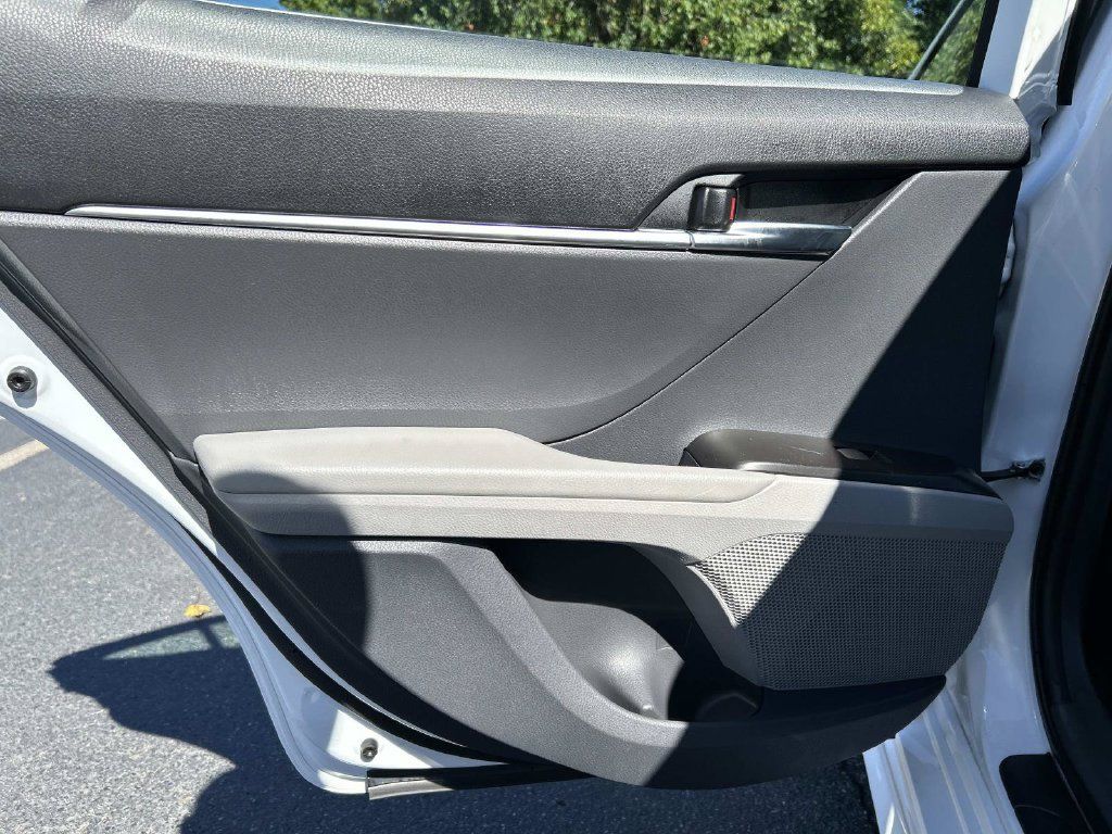 Used 2024 Toyota Camry SE w/ Convenience Package FWD image 12