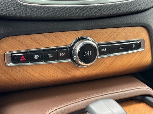 Certified 2023 Volvo XC90 T8 Plus image 23