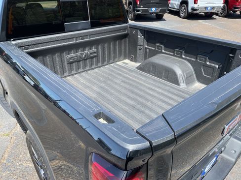 Used 2025 GMC Sierra 1500 AT4 w/ AT4 Premium Package image 31