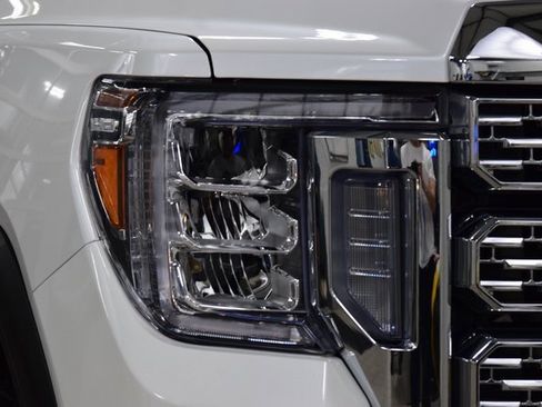 Used 2022 GMC Sierra 3500 Denali w/ Denali Ultimate Package image 12