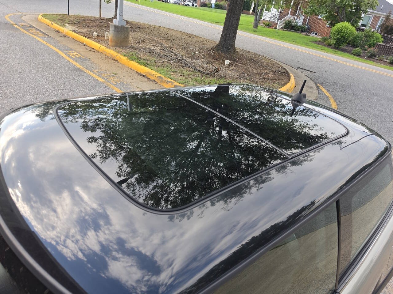 Used 2010 MINI Cooper Hardtop w/ Premium Pkg FWD image 7