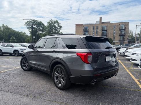 Used 2021 Ford Explorer XLT w/ Equipment Group 202A AWD/4WD image 5