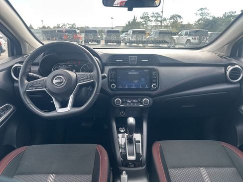 Used 2024 Nissan Versa SR image 11