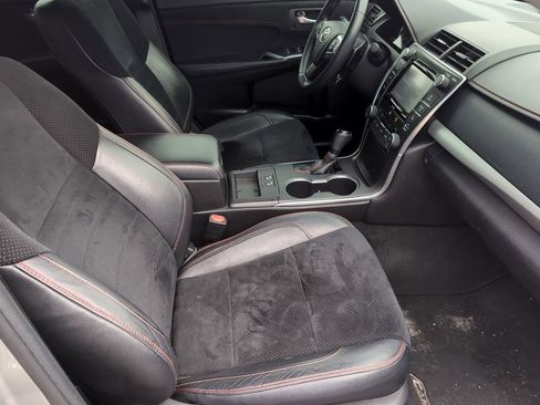 Used 2017 Toyota Camry XSE w/ Moonroof Package image 17