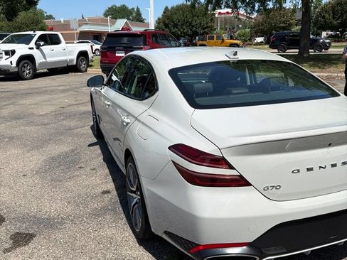Used 2025 Genesis G70 2.5T AWD/4WD image 10