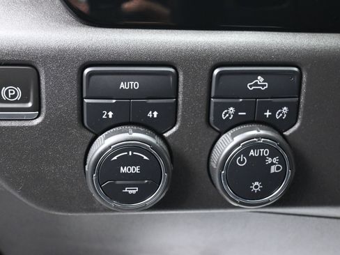 Used 2023 Chevrolet Silverado 1500 LT image 17