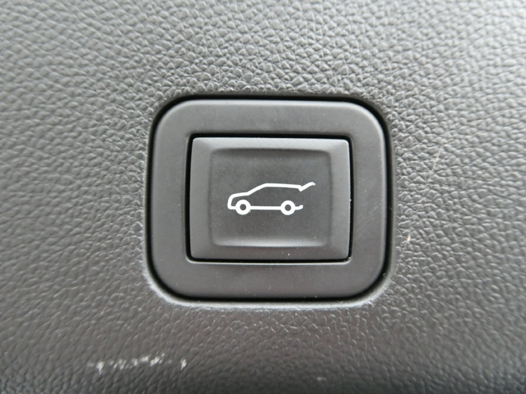 Certified 2025 Chevrolet Suburban High Country AWD/4WD image 20