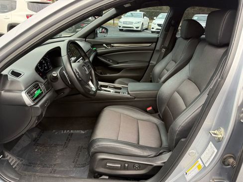 Used 2019 Honda Accord Sport image 11