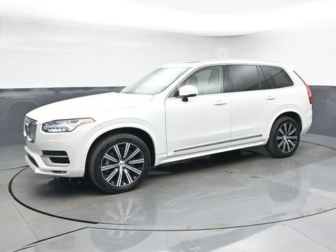 Used 2024 Volvo XC90 B5 Core w/ Protection Package Premier AWD/4WD image 6