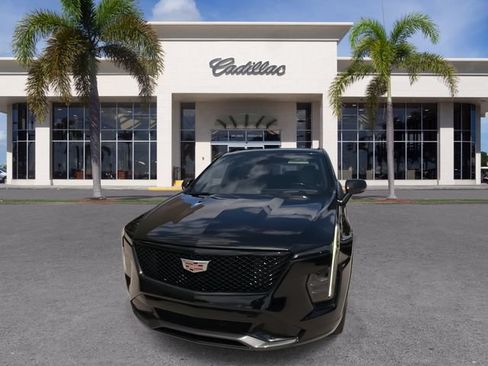 Certified 2024 Cadillac XT4 Sport FWD image 4