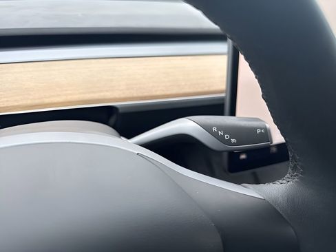 Used 2024 Tesla Model Y Long Range RWD image 18
