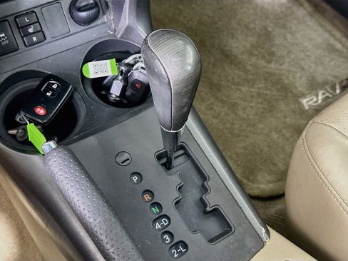 Used 2012 Toyota RAV4 Limited w/ Navigation Value Pkg AWD/4WD image 24