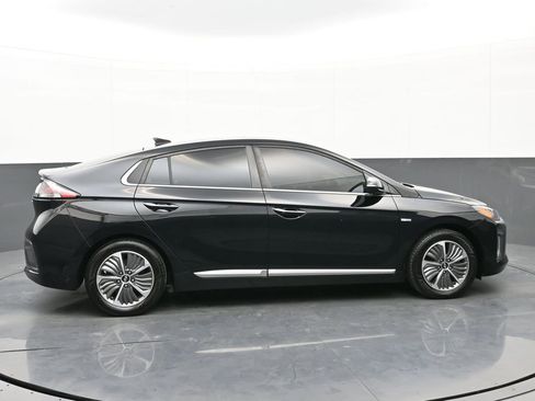 Used 2020 Hyundai Ioniq Limited image 2