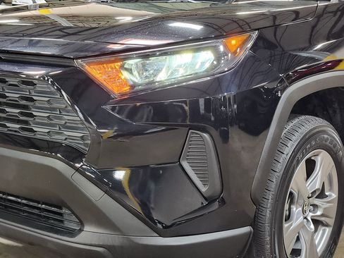 Used 2022 Toyota RAV4 LE image 14