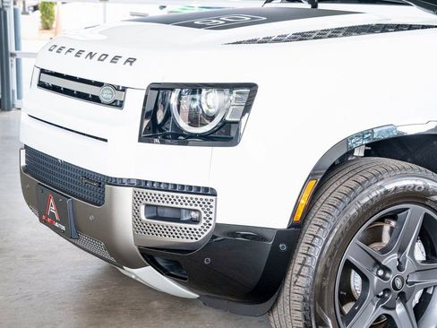 Used 2022 Land Rover Defender 90 X-Dynamic S image 12