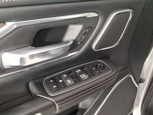 Used 2019 RAM 1500 Laramie AWD/4WD image 13