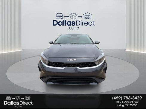 Used 2023 Kia Forte LXS w/ LXS Technology Package FWD image 3